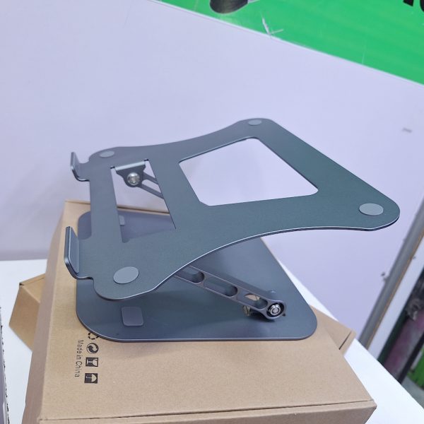 Adjustable metallic laptop stand