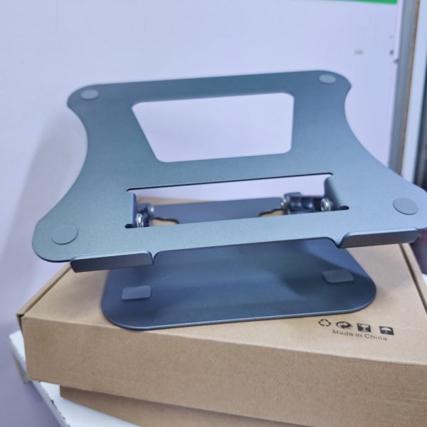 Adjustable metallic laptop stand
